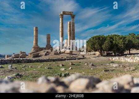 Der Herkulestempel des Zitadellenkomplexes von Amman (Jabal al-Qal'a), Amman, Jordanien. Stockfoto