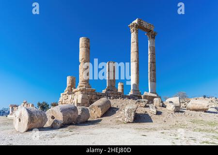 Der Herkulestempel des Zitadellenkomplexes von Amman (Jabal al-Qal'a), Amman, Jordanien. Stockfoto