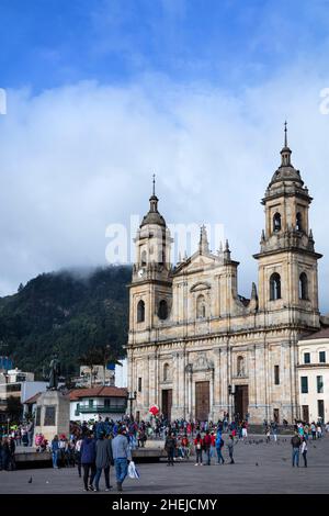 Kolumbien, Bogota, Bolivar-Platz (Plaza de Bolívar) und die Kathedrale der Stadt Stockfoto
