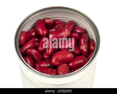 Eine Dose rote Bohnen, auf weißem Hintergrund Stockfoto