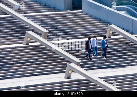 Gehen Sie die Treppe hinunter Stockfoto