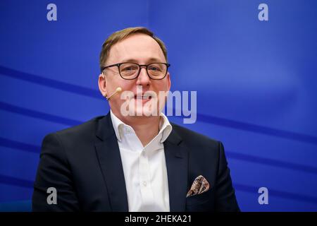 RIGA, LETTLAND. 11th. Januar 2022. Paschal Donohoe, Finanzminister Irlands und Präsident der Eurogruppe, während eines Gesprächs mit Martins Kazaks, Gouverneur der lettischen Zentralbank. Stockfoto