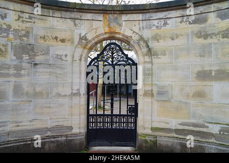 DEN HAAG, NIEDERLANDE -13 NOV 2021- Blick auf das Gebäude des Friedenspalastes, in dem sich der Internationale Gerichtshof und der Ständige Gerichtshof von Arbi befinden Stockfoto