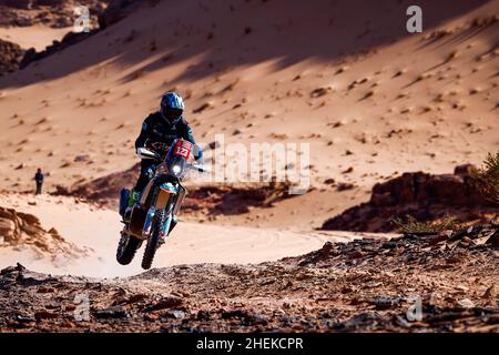 123 Moore Charan (zaf), KTM 450 Rally Replica, Moto, Original von Motul, W2RC, Aktion während der Etappe 9 der Rallye Dakar 2022 um Wadi Ad Dawasir, am 11th 2022. Januar in Wadi Ad Dawasir, Saudi-Arabien - Foto Frédéric Le Floch / DPPI Stockfoto