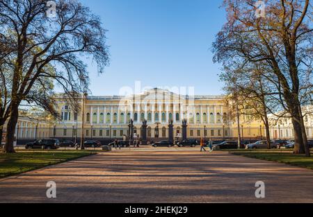 Sankt Petersburg, Russland - Mai, 2017: Staatliches Russisches Museum (Mikhailovsky Palast) auf dem Kunstplatz in Sankt Petersburg Stockfoto