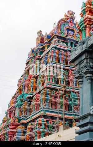 Nahaufnahme Schuss KalayarKovil Temple Tower in Tamilnadu, Indien. Stockfoto