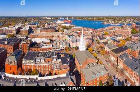 Portsmouth historische Innenstadt Panoramablick auf den Market Square mit historischen Gebäuden und North Church auf der Congress Street in der Stadt Portsmouth Stockfoto