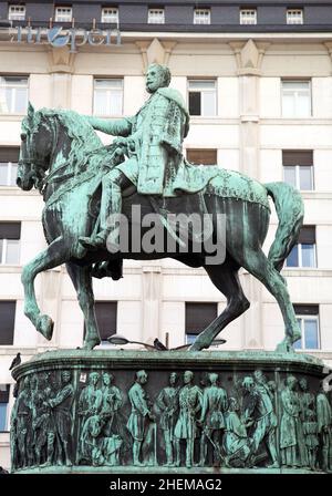 Das berühmte Denkmal von Knez Mihailova, der im 18th. Jahrhundert in Belgrad, Serbien, Serbien von den Türken entlastet wurde. Stockfoto