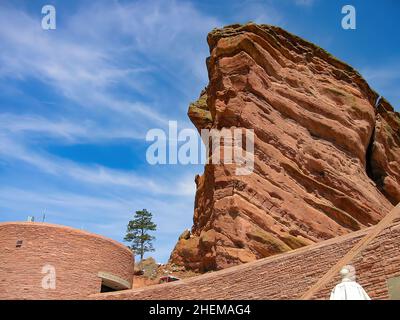 Das herrliche Open-Air Red Rocks Amphitheater in der Nähe von Morrison, Colorado, USA Stockfoto