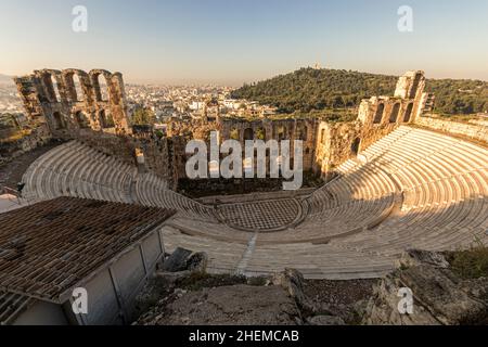 Athen, Griechenland. Das Odeon des Herodes Atticus, auch Herodeion oder Herodion genannt, ein römisches Steintheater in der Akropolis Stockfoto