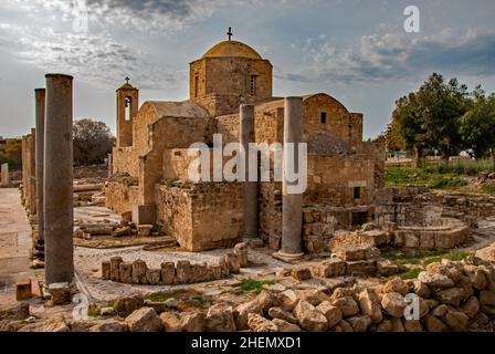 Agia Kyriaki Kirche und Chrysopolitissa Basilika, Paphos, Zypern. Stockfoto