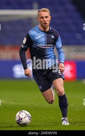 Jack Grimmer von Wycombe Wanderers während des Sky Bet League One-Spiels im University of Bolton Stadium, Bolton. Bilddatum: Dienstag, 11. Januar 2022. Stockfoto