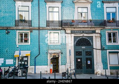 Das Residencial House Villa Sousa im Stadtgebiet von Alfama in der Stadt Lissabon in Portugal. Portugal, Lissabon, Oktober 2021 Stockfoto