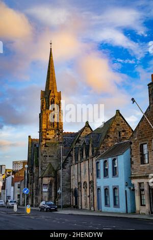 Sonnenuntergang am Newhaven Harbour, Edinburg, Schottland, Großbritannien Stockfoto