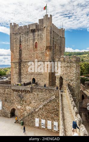 Bragança, Portugal - 27. Juni 2021: Halten Sie sich auf Schloss Bragança in Portugal. Stockfoto