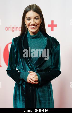 Madrid, Spanien. 11th Januar 2022. Ana Guerra nimmt an der Premiere von „Raphaelismo“ im Callao Cinema in Madrid Teil. (Foto: Atilano Garcia/SOPA Images/Sipa USA) Quelle: SIPA USA/Alamy Live News Stockfoto