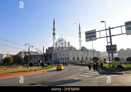 Yeni Cami ( Neue Moschee ) in Istanbul, Türkei. Stockfoto