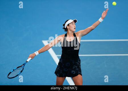 Sydney, Australien. 12th Januar 2022. Garbi-e Muguruza aus Spanien dient Ekaterina Alexandrova aus Russland während des Sydney Tennis Classic 2022 im Sydney Olympic Park Tennis Center, Sydney, Australien am 12. Januar 2022. Foto von Peter Dovgan. Nur zur redaktionellen Verwendung, Lizenz für kommerzielle Nutzung erforderlich. Keine Verwendung bei Wetten, Spielen oder Veröffentlichungen einzelner Clubs/Vereine/Spieler. Kredit: UK Sports Pics Ltd/Alamy Live Nachrichten Stockfoto