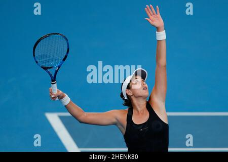 Sydney, Australien. 12th Januar 2022. Garbi-e Muguruza aus Spanien dient Ekaterina Alexandrova aus Russland während des Sydney Tennis Classic 2022 im Sydney Olympic Park Tennis Center, Sydney, Australien am 12. Januar 2022. Foto von Peter Dovgan. Nur zur redaktionellen Verwendung, Lizenz für kommerzielle Nutzung erforderlich. Keine Verwendung bei Wetten, Spielen oder Veröffentlichungen einzelner Clubs/Vereine/Spieler. Kredit: UK Sports Pics Ltd/Alamy Live Nachrichten Stockfoto