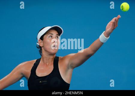 Sydney, Australien. 12th Januar 2022. Garbi-e Muguruza aus Spanien dient Ekaterina Alexandrova aus Russland während des Sydney Tennis Classic 2022 im Sydney Olympic Park Tennis Center, Sydney, Australien am 12. Januar 2022. Foto von Peter Dovgan. Nur zur redaktionellen Verwendung, Lizenz für kommerzielle Nutzung erforderlich. Keine Verwendung bei Wetten, Spielen oder Veröffentlichungen einzelner Clubs/Vereine/Spieler. Kredit: UK Sports Pics Ltd/Alamy Live Nachrichten Stockfoto