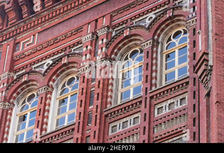 Detailansicht des Phanar Greek Orthodox College in Istanbul. Stockfoto