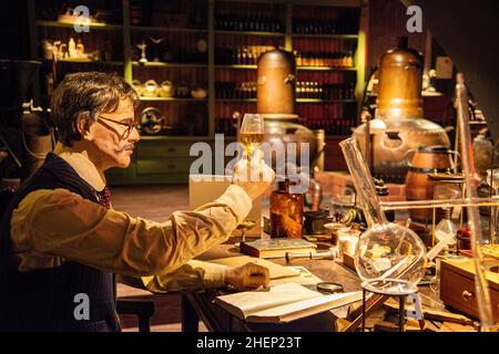 Das Museu da Cerveja oder Biermuseum im Parca do Comercio in Baixa in der Stadt Lissabon in Portugal. Portugal, Lissabon, Oktober 2021 Stockfoto