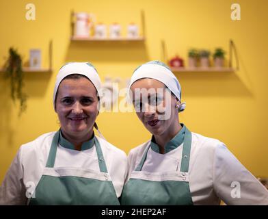 Nahaufnahme Porträt der Frau im Pflegeheim arbeiten, hochwertige Foto Stockfoto