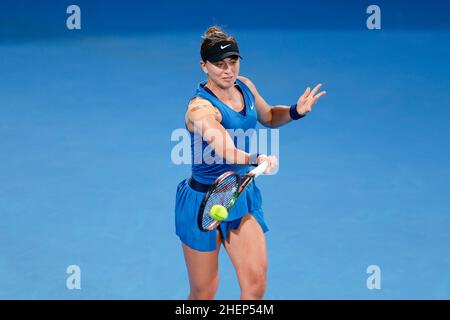 Sydney, Australien. 12th Januar 2022. Paula Badosa aus Spanien spielt am 12. Januar 2022 im Sydney Olympic Park Tennis Center, Sydney, Australien, eine Vorhand gegen Ajla Tomljanovic aus Australien während der 2. Runde des Sydney Tennis Classic 2022. Foto von Peter Dovgan. Nur zur redaktionellen Verwendung, Lizenz für kommerzielle Nutzung erforderlich. Keine Verwendung bei Wetten, Spielen oder Veröffentlichungen einzelner Clubs/Vereine/Spieler. Kredit: UK Sports Pics Ltd/Alamy Live Nachrichten Stockfoto