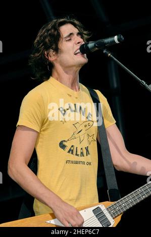 Tyson Ritter - The All-American Rejects, V2004, Hylands Park, Chelmsford, Essex, Großbritannien - 20. August 2004 Stockfoto