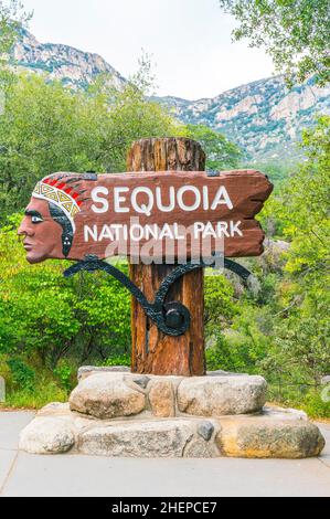 Sequoia Nationalpark 05/08/17:Sequoia Nationalpark Schild am Eingang. Stockfoto