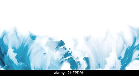 Abstrakte Welle, blaue Malerei durch Acryl-Textur isoliert auf weißem Hintergrund mit leerem Kopierraum für Text. Stockfoto