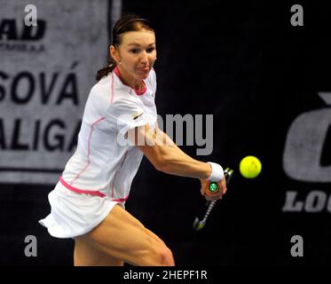 Prostejov, Tschechische Republik. 18th Dez 2010. ***DATEI FOTO*** die tschechische Tennisspielerin Renata Voracova (Prerov) im Kampf gegen Caroline Wozniacki im Finale der Tschechischen Extraliga (Extraliga), Prostejov gegen Prerov, am 18. Dezember 2010 in Prostejov, Tschechische Republik. Kredit: Vladislav Galgonek/CTK Foto/Alamy Live Nachrichten Stockfoto