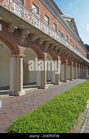 Schloss Aurich, Marstall mit Spielhalle, Deutschland, Niedersachsen, Ostfriesland Stockfoto