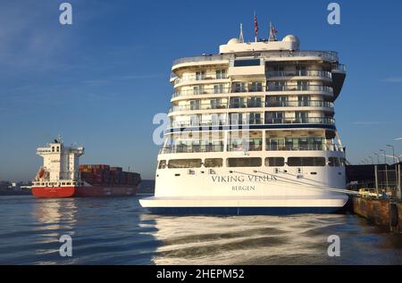 12/01/2022 London International Cruise Terminal Tilbury UK Viking Venus ist das erste Kreuzfahrtschiff, das 2022 den London International Cruise Terminal besucht Stockfoto