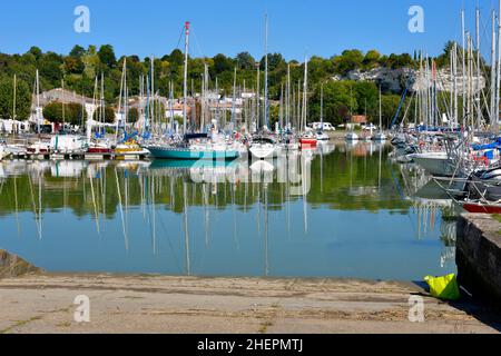 Hafen von Mortagne-sur-Gironde eine Gemeinde im Département Charente-Maritime im Südwesten Frankreichs Stockfoto