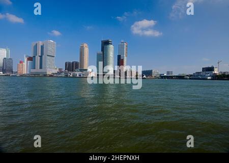 Atemberaubender Blick auf die Skyline von Rotterdam Stockfoto