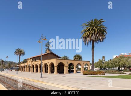 Der malerische Bahnhof Santa Barbara wurde im Missionsstil erbaut Stockfoto