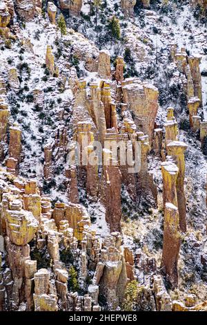 Landschaftlich reizvolle Felsen im Chiricahua Nationalpark, Arizona, USA Stockfoto