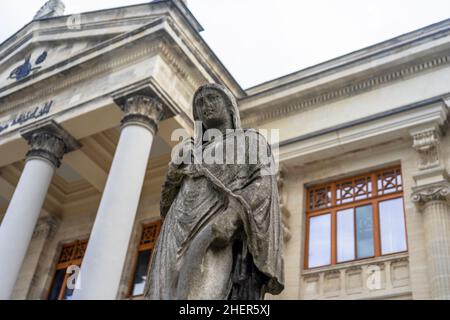 Vorderansicht des Istanbuler Archäologiemuseums. Das Archäologische Museum von Istanbul ist das größte Museum in Istanbul, Türkei. Stockfoto