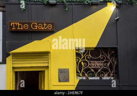 Attraktiver Eingang zum Pub in Glasgow, Schottland Stockfoto