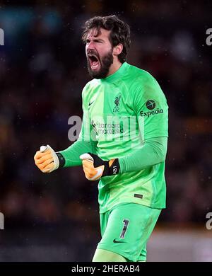 Aktenfoto vom 04-12-2021 von Liverpooler Torhüter Alisson. Liverpooler Verteidiger Trent Alexander-Arnold und Torhüter Alisson Becker sind nach Covid-Abwesenheiten wieder ins Training zurückgekehrt und werden sich dem Kader für das Halbfinale des Carabao Cups in der Heimtrio von Arsenal anschließen. Ausgabedatum: Mittwoch, 12. Januar 2022. Stockfoto