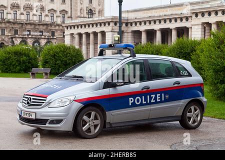 Wien, Österreich - Juni 17 2018: Polizeiauto in der Nähe der Hofburg. Stockfoto