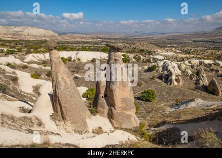 Drei Gnaden oder drei Schönheiten Feenkamine in Kappadokien, Türkei. Drei Gnaden sind einer der beliebtesten Orte für Touristen in Kappadokien. Stockfoto