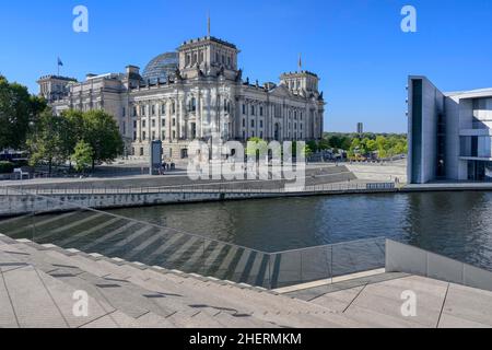 Reichstagsgebäude und Paul-Löbe-Haus an der Spree, Deutscher Bundestag, Regierungsbezirk, Tiergarten, Berlin, Deutschland Stockfoto