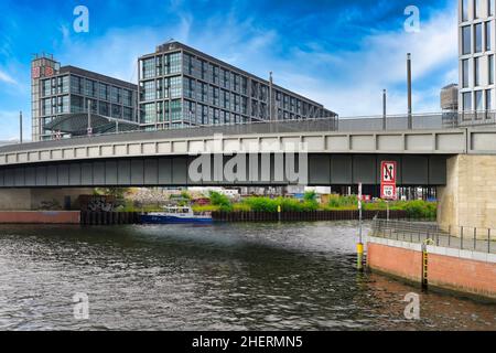 Deutsches Eisenbahngebäude und Hauptbahnhof an der Spree, Regierungsbezirk, Tiergarten, Berlin, Deutschland Stockfoto