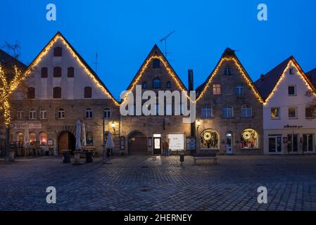 Weihnachten beleuchtete historische Häuser am Abend, Lauf an der Pegnitz, Mittelfranken, Bayern, Deutschland Stockfoto