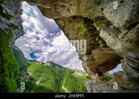 Fontarca Höhle, Monte Nerone, Apennin, Marken, Italien Stockfoto