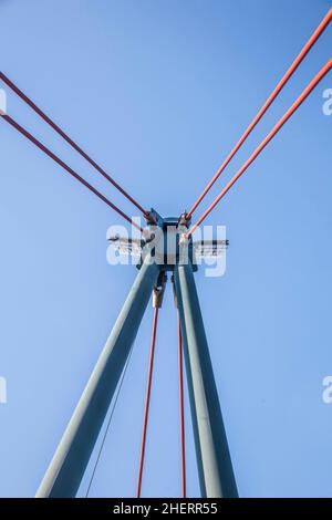 Brückensäule oder A-förmiger Mast der Holbeinsteg-Brücke - Holbeinsteg Frankfurt Stockfoto