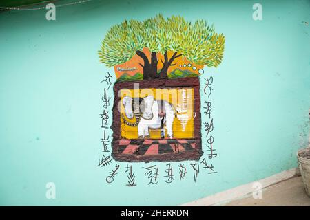 Street Wall Art von ehemaligen Bandenmitgliedern im einst berüchtigten Barrio Egipto, Bogota, Kolumbien. Organisierte Wandertouren sind möglich. Stockfoto