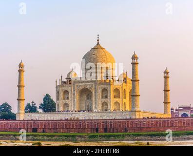 taj mahal vom yamuna Fluss in Sonnenuntergang Stockfoto